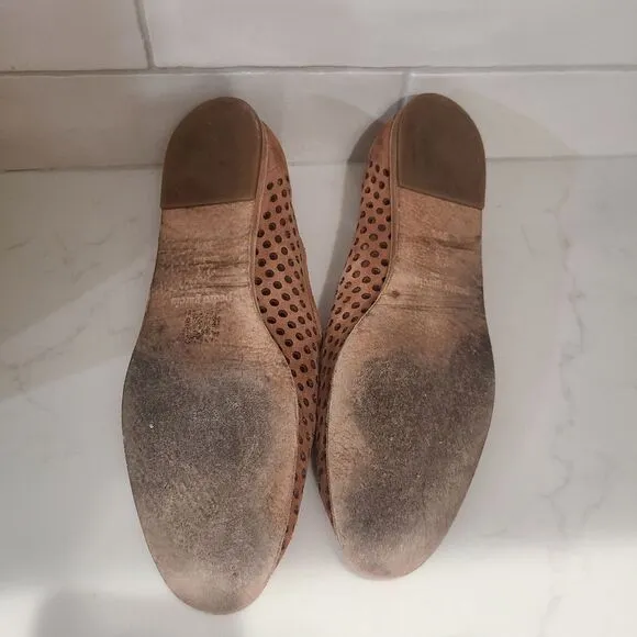 Pedro García Yasmin Perforated Suede Tan Almond Toe Loafer Flats Shoes Size 9.5
