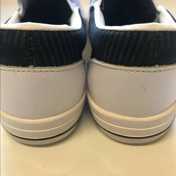 Pōmahina Youth Canvas Slip-on Shoes Size 4Y