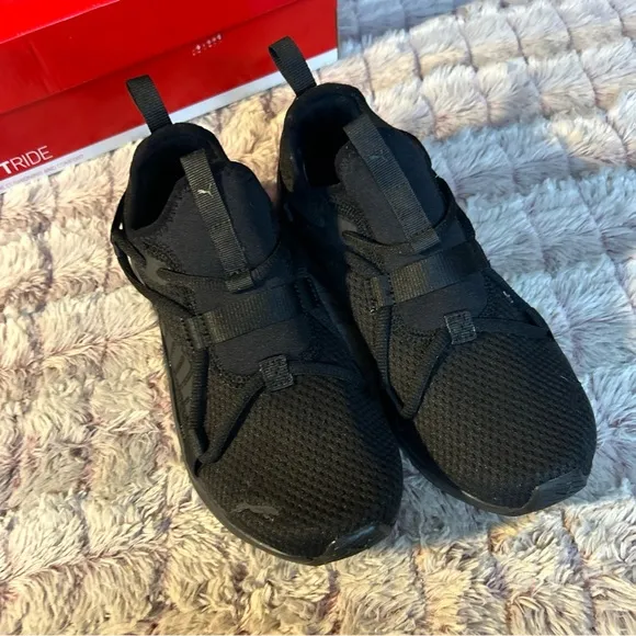 Puma All Black Soft RideSneakers Size 4.5