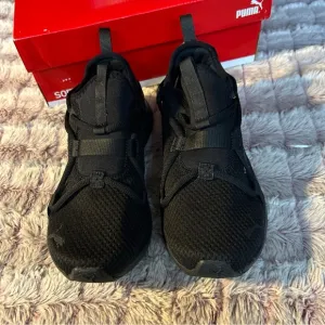Puma All Black Soft RideSneakers Size 4.5
