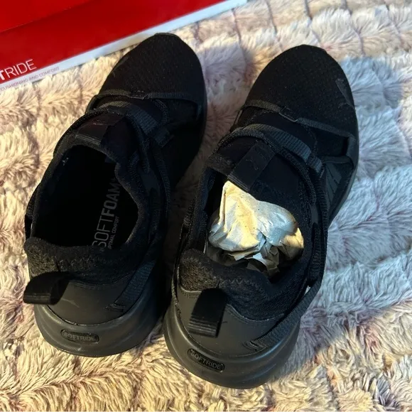 Puma All Black Soft RideSneakers Size 4.5