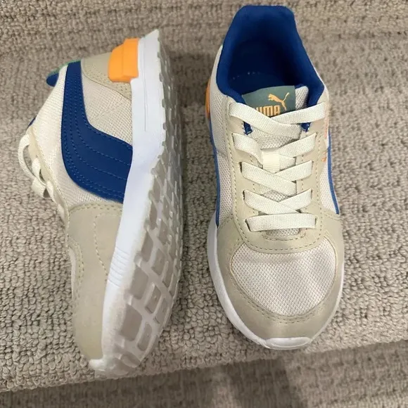 Puma little boys shoes tan blue orange color elastic lace size 13C