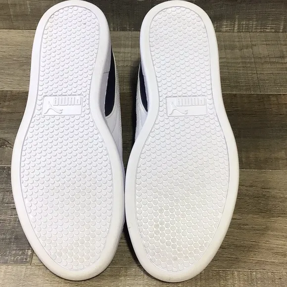 Puma - Match Star ***(USED: Slight marks on bottoms)***