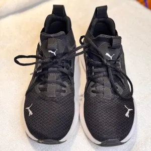 Puma Women’s Softride Enzo NXT Running Shoes size 8 Black White