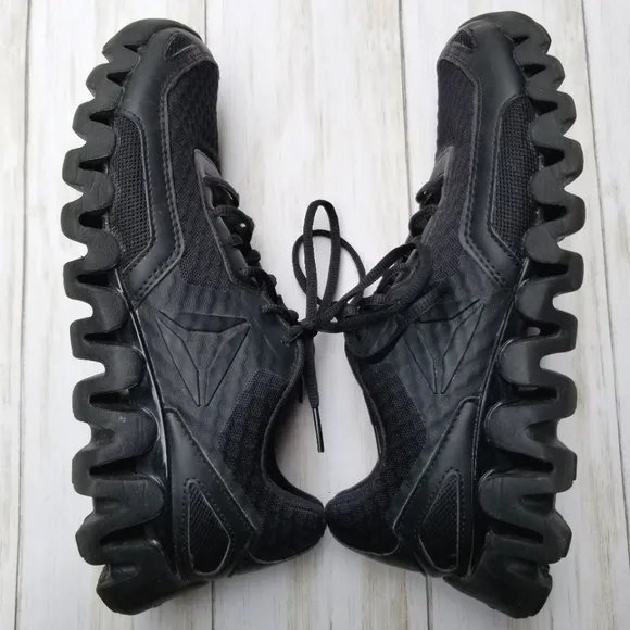 Reebok Zig Evolution Athletic Running Sneakers Shoes BD5564 Black Women's Size 8