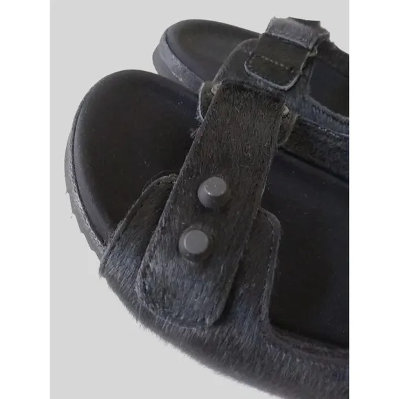 ROAM Black Calfhair Comfy Strappy Sandals Memory Foam Hug-Fit Shoes  NWT