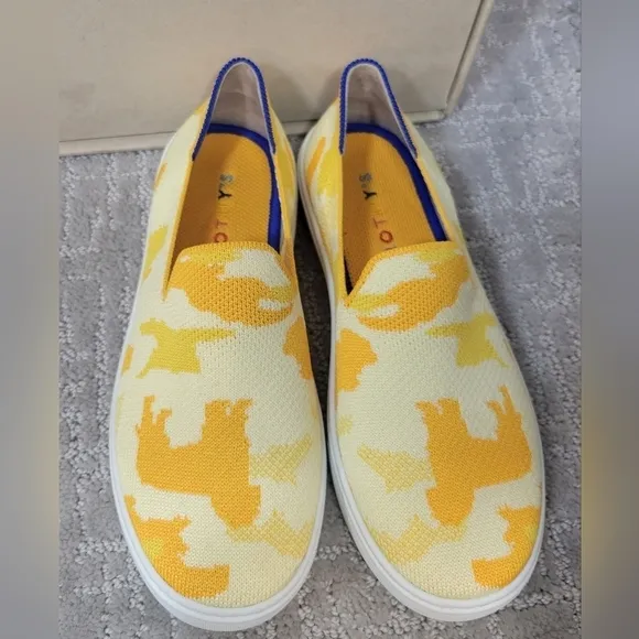 Rothy's The Kids Sneaker Yellow Puppy Camo Slip On Shoes Big Kids Size 4