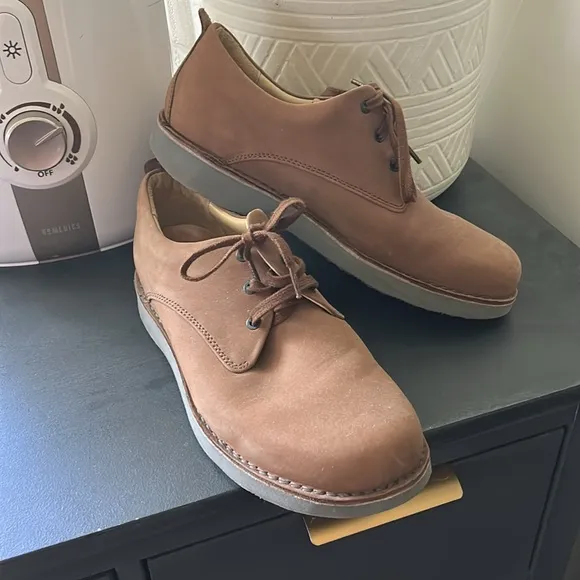 SAMUEL HUBBARD Free in Brown Nubuck. Size 11.5 Wide