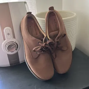 SAMUEL HUBBARD Free in Brown Nubuck. Size 11.5 Wide