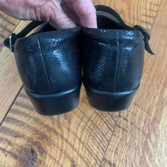 𝅺SAS Maria Mary Jane style black snake print leather shoes