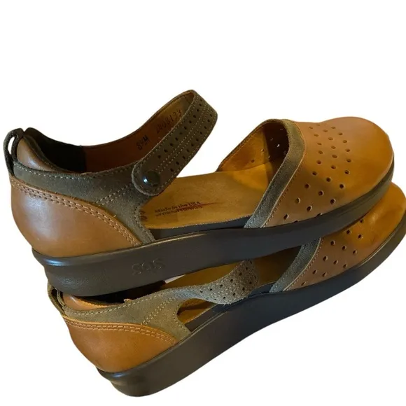 SAS Mary Jane leather shoes, rubber soles, size 8.5 great condition