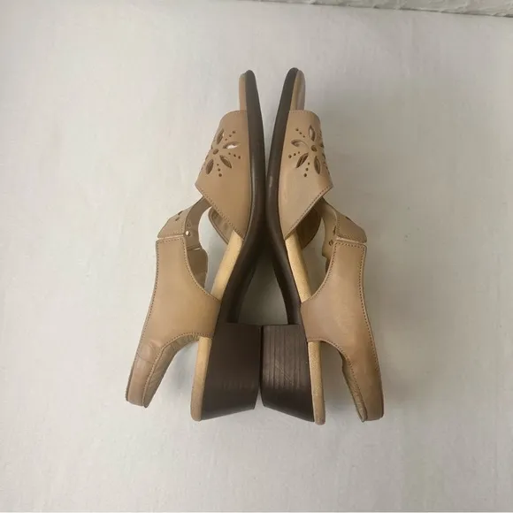 Sas Sandals Size 10 Women's Cream Tripad Comfort Leather Shoes Classic Vacation