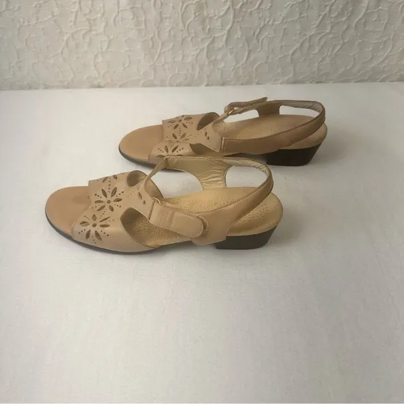 Sas Sandals Size 10 Women's Cream Tripad Comfort Leather Shoes Classic Vacation
