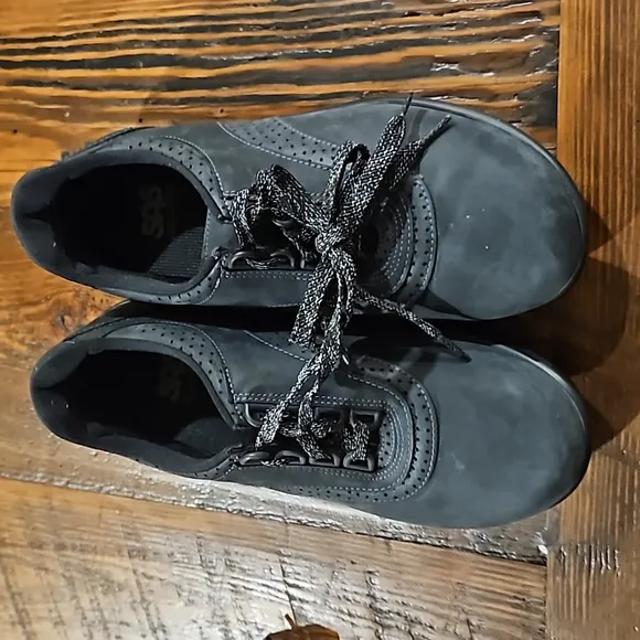 SAS WALK EASY WALKING SHOES
