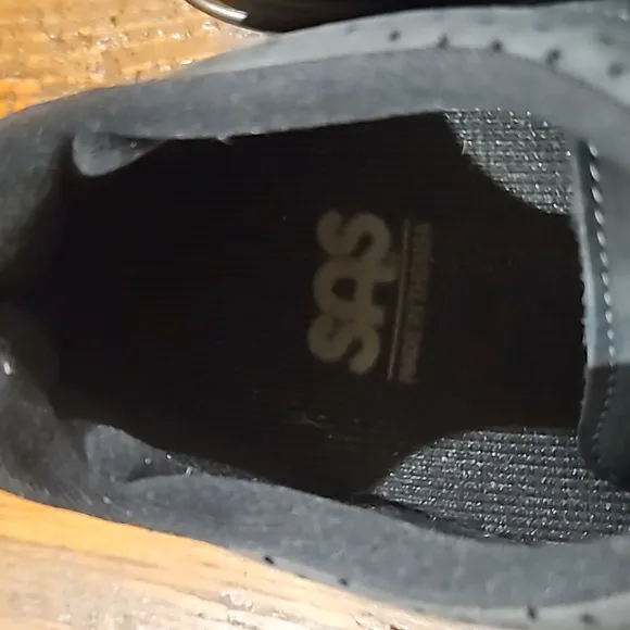 SAS WALK EASY WALKING SHOES