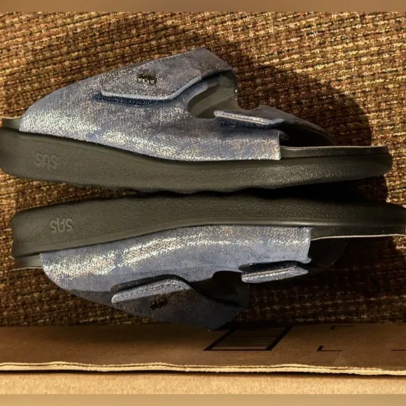SAS women’s Cozy Slide Sandal In Size 8 WIDE