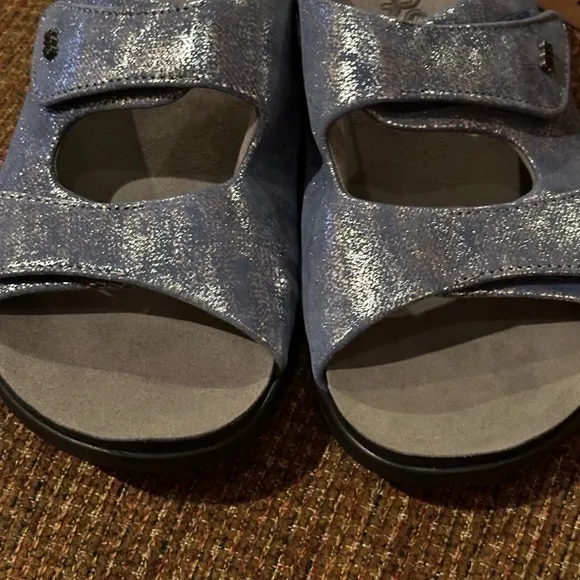 SAS women’s Cozy Slide Sandal In Size 8 WIDE