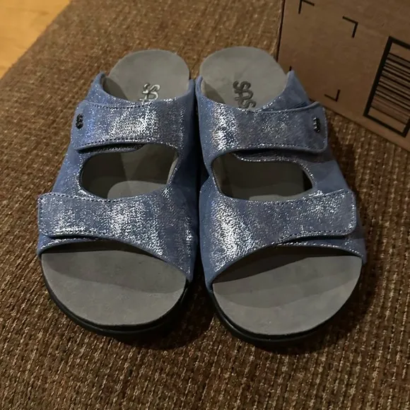 SAS women’s Cozy Slide Sandal In Size 8 WIDE