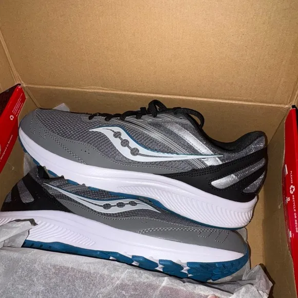 Saucony Men's Cohesion 15 tennis shoes NIB size 13