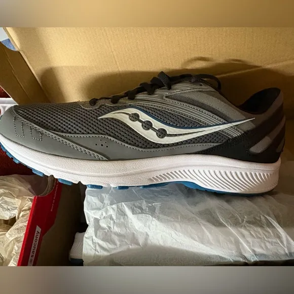 Saucony Men's Cohesion 15 tennis shoes NIB size 13