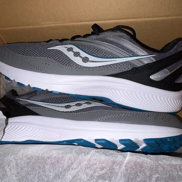 Saucony Men's Cohesion 15 tennis shoes NIB size 13