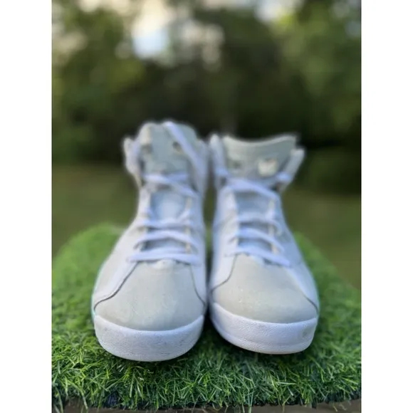 Size 10 - Jordan 6 Mint Foam 2022