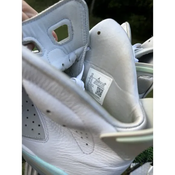 Size 10 - Jordan 6 Mint Foam 2022