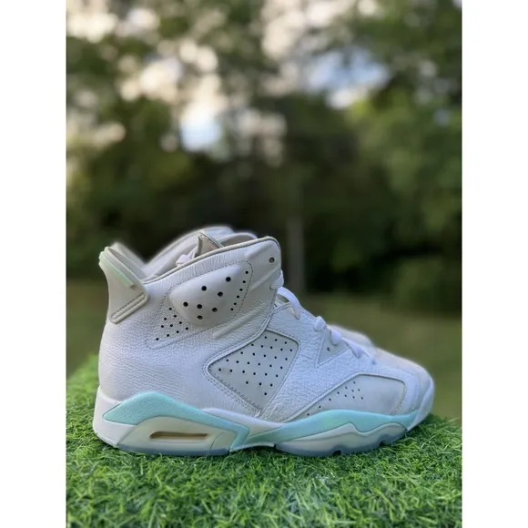 Size 10 - Jordan 6 Mint Foam 2022