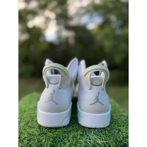 Size 10 - Jordan 6 Mint Foam 2022