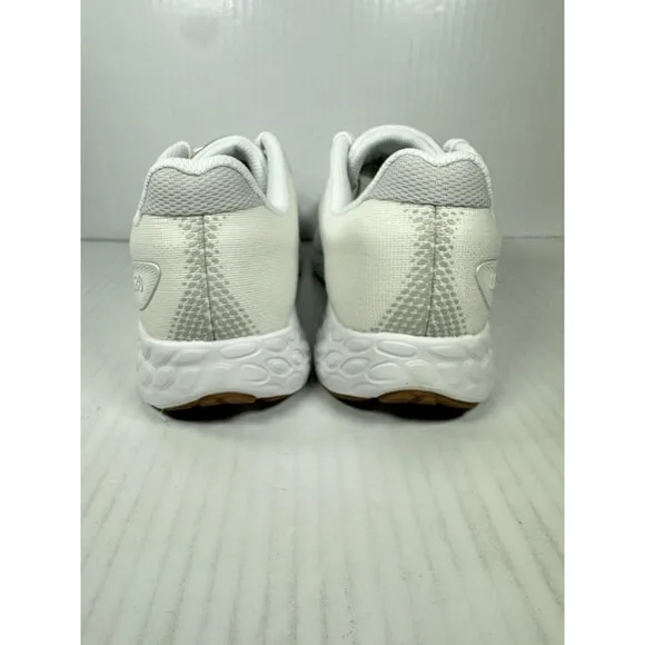 Size 9.5 New Balance Fresh Foam 680 v8 White Green Mens Running Shoes Sneakers