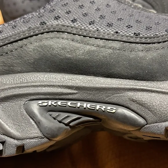 Skechers Men’s Extra Wide Slip On Leather Suede Shoes Size 12 Extra Wide