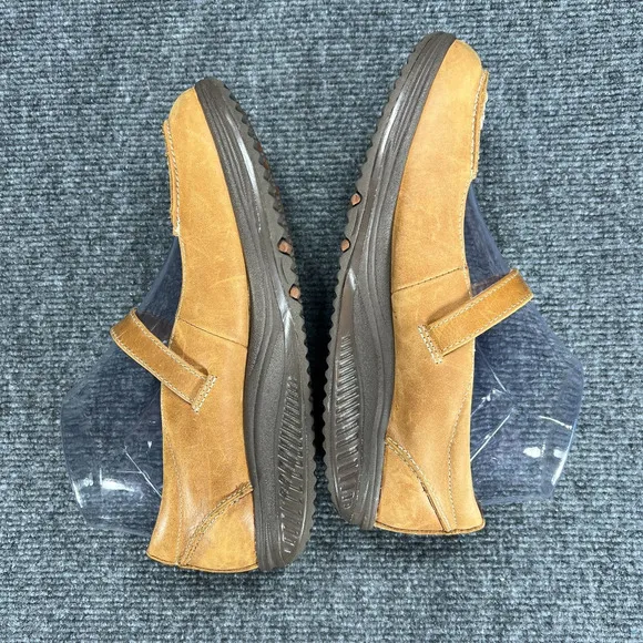 Skechers Shape Ups Womens 6.5 Tan Leather Mary Jane Shoes Lazer Cut Comfort Y2K