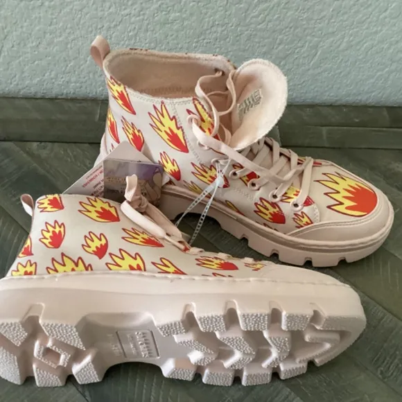 Skechers Women's Ricardo Cavolo: Roadies Surge - Tiny Flames Boots, size…