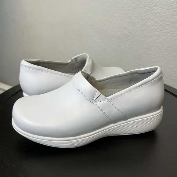 SoftWalk Grey's Anatomy Meredith White Box Leather Clogs Shoes Womens Sz 9 Wide