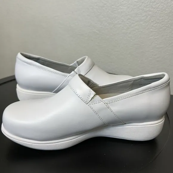 SoftWalk Grey's Anatomy Meredith White Box Leather Clogs Shoes Womens Sz 9 Wide