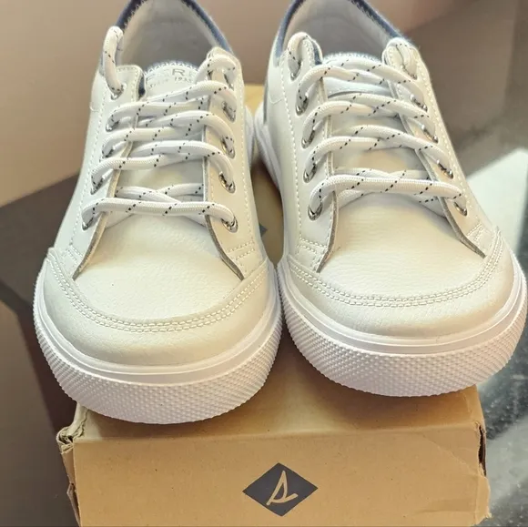 Sperry Deckfin Sneakers Shoes White Leather Unisex Kid's Size 2, NEW IN BOX