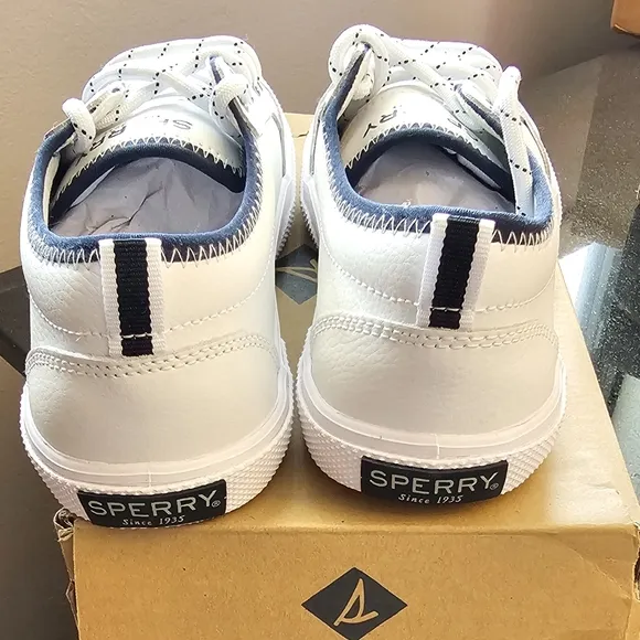Sperry Deckfin Sneakers Shoes White Leather Unisex Kid's Size 2, NEW IN BOX