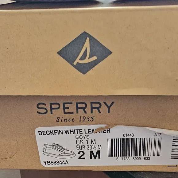 Sperry Deckfin Sneakers Shoes White Leather Unisex Kid's Size 2, NEW IN BOX