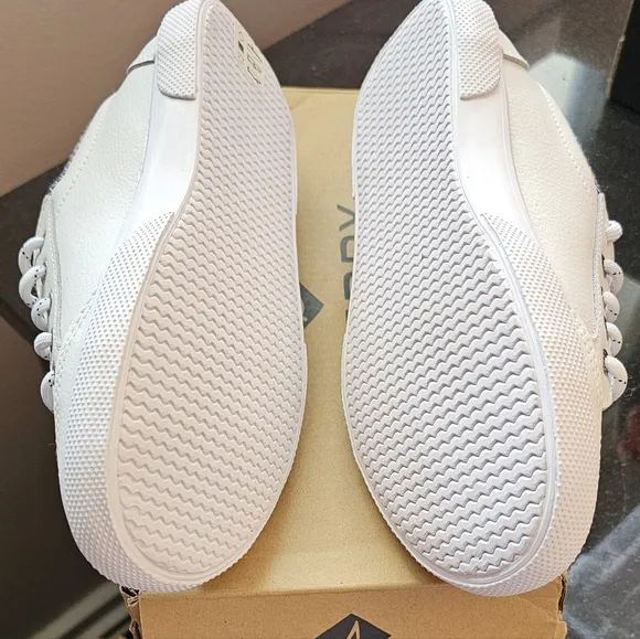 Sperry Deckfin Sneakers Shoes White Leather Unisex Kid's Size 2, NEW IN BOX