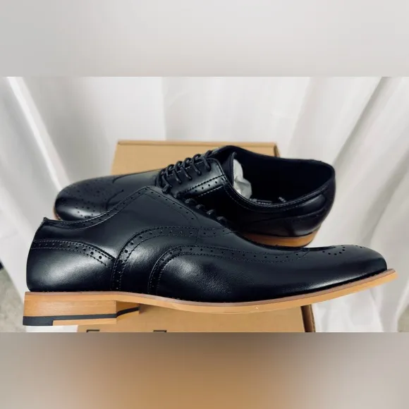 Stacy Adams  Black Dunbar Wingtip Lace-Up Oxfords 7.5M  New in replacement box!
