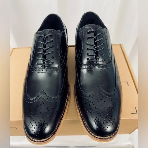 Stacy Adams  Black Dunbar Wingtip Lace-Up Oxfords 7.5M  New in replacement box!