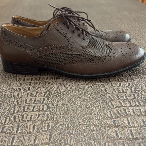 Steve Madden Men’s Brown Leather Wingtip Oxford Shoes Size 8.5