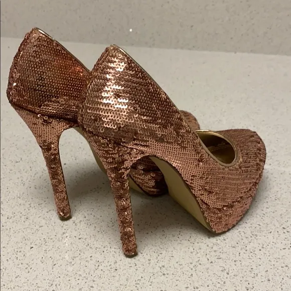 STEVE MADDEN  Sequin
