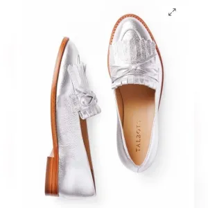 Talbots Leighton Kiltie loafers - pebbled silver leather tassel size 7.5