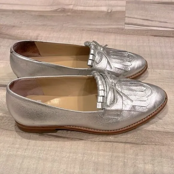 Talbots Leighton Kiltie loafers - pebbled silver leather tassel size 7.5