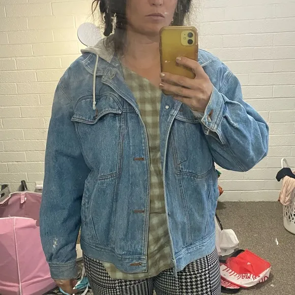 Today’s News 😍 Vintage Hooded Jean Jacket Unique Details Round Pocket XL Denim