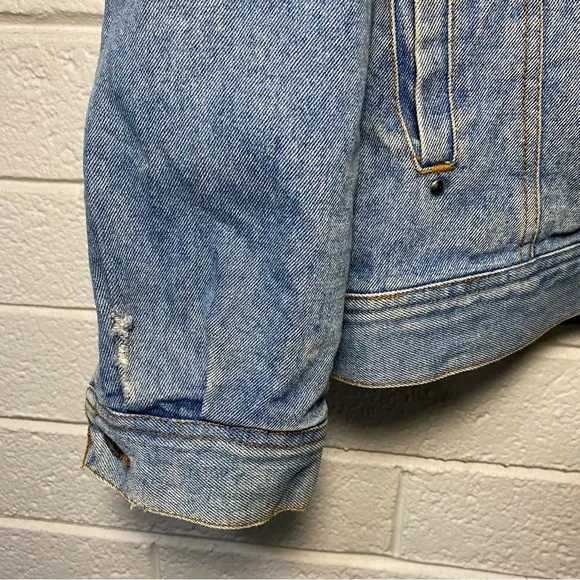 Today’s News 😍 Vintage Hooded Jean Jacket Unique Details Round Pocket XL Denim