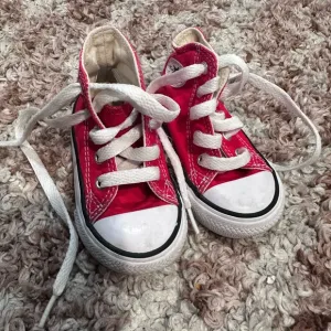 Toddler converse shoes size 4