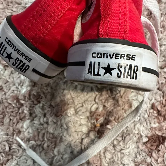 Toddler converse shoes size 4