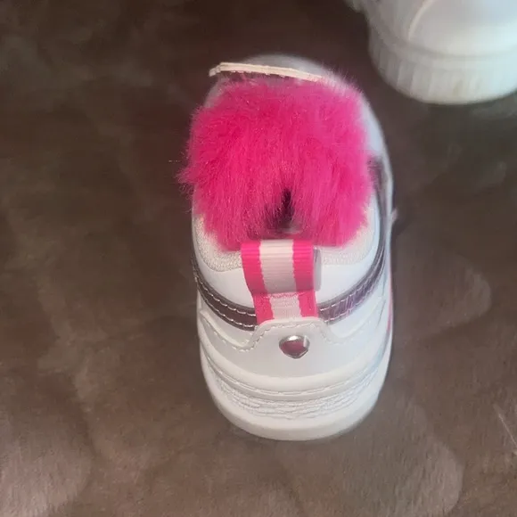 Toddler Puma Trolls sneakers